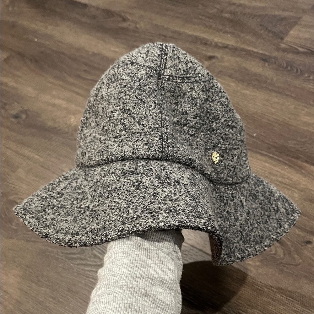 *Like New*Helen Kaminski Wool Bucket Hat
